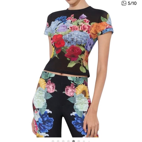 Floral Black Women's Top - Picture 6 of 7